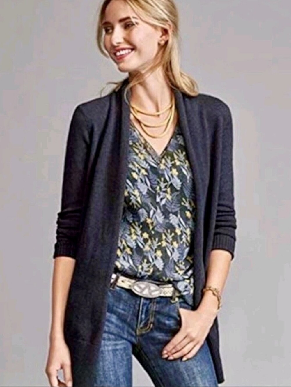 Cabi Womens Tank Top Style 3450 Fern Blouse Medium Sleeveless V Neck Blue Floral
